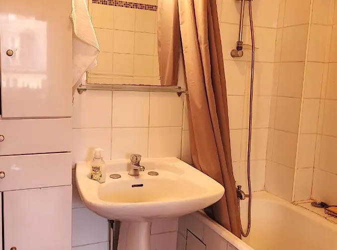 Cosy Et Spacieux Avec Emplacement Ideal Parijs